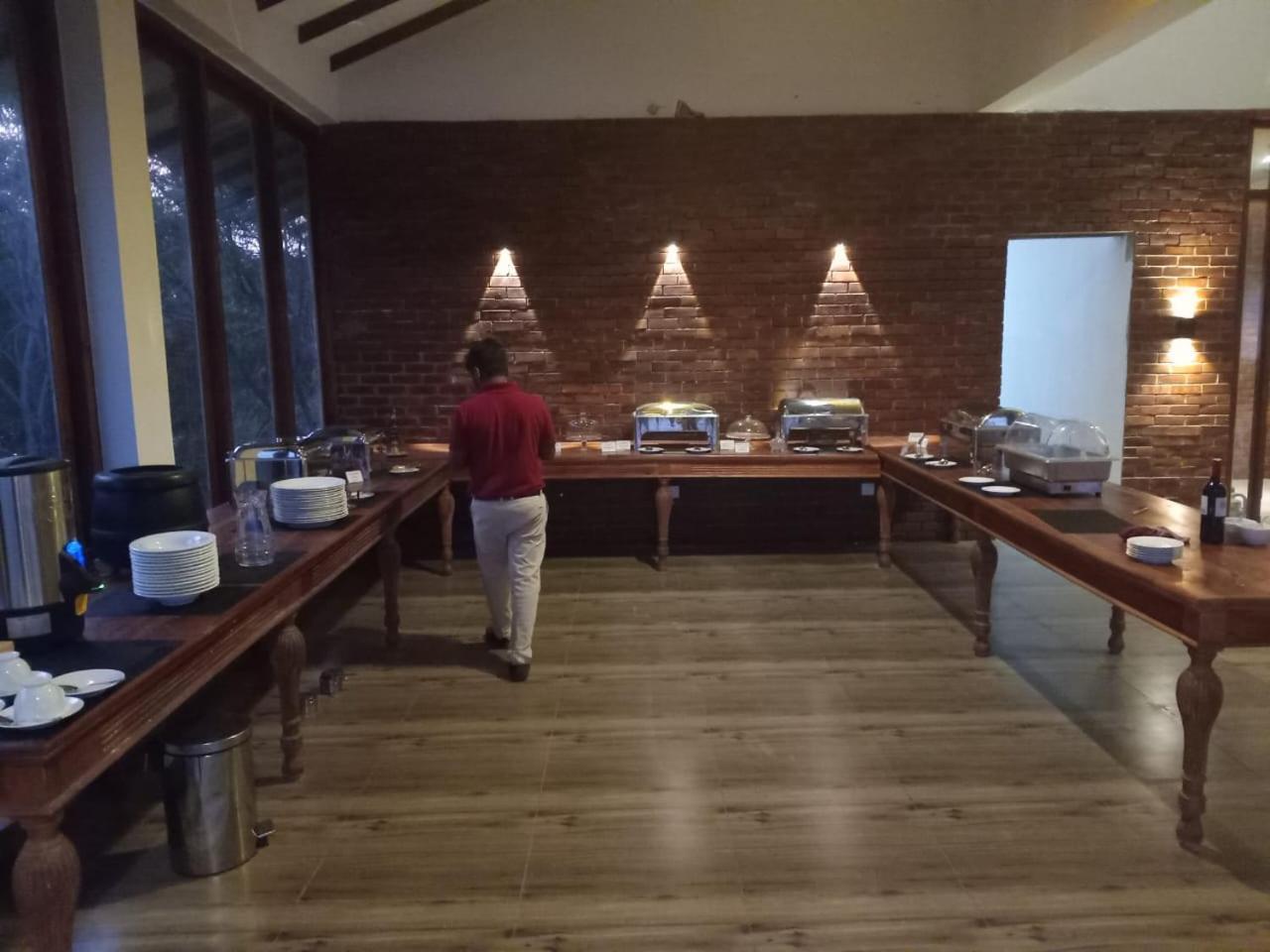 Hotel Ceylon Breeze *
