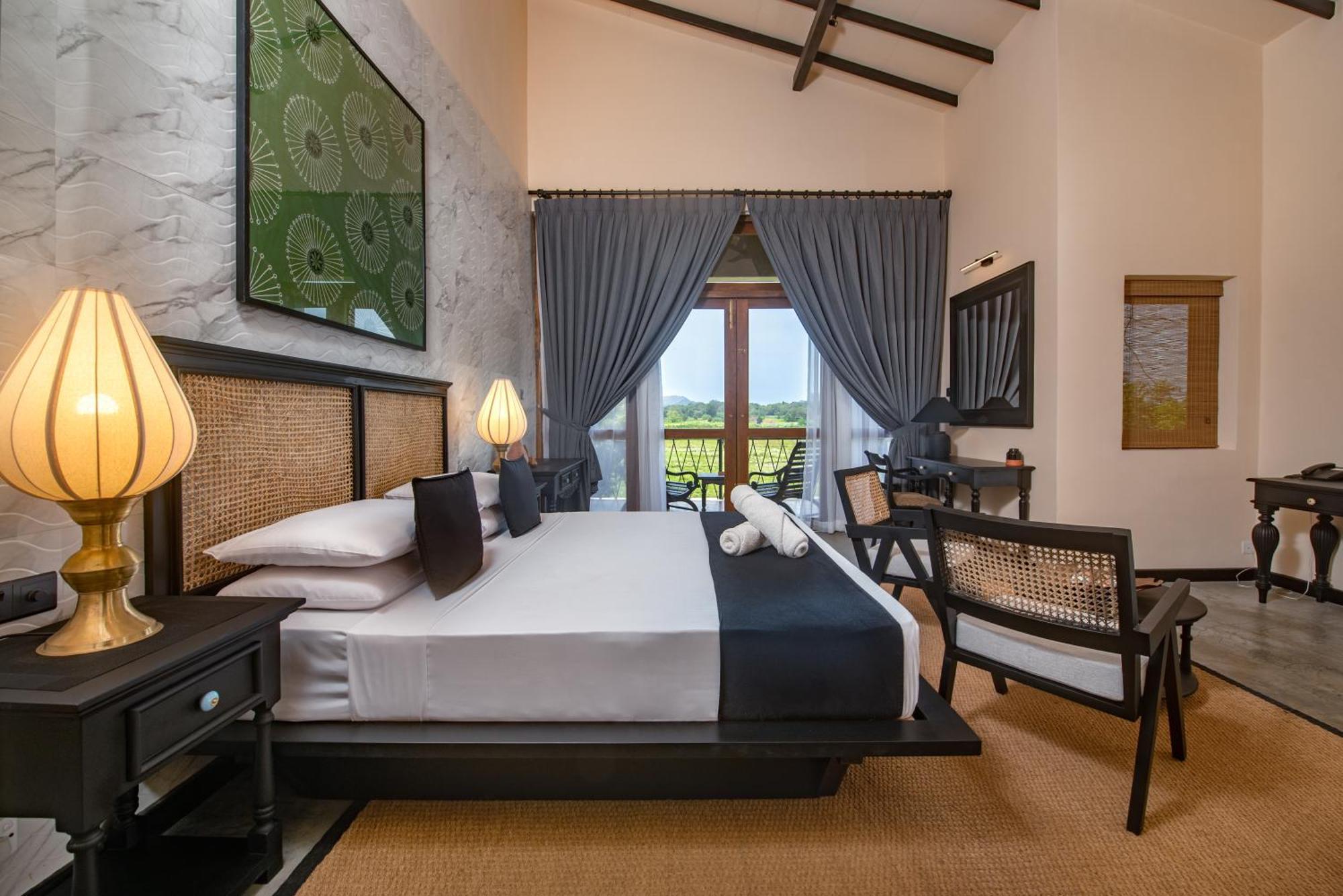 Ceylon Breeze Hotel